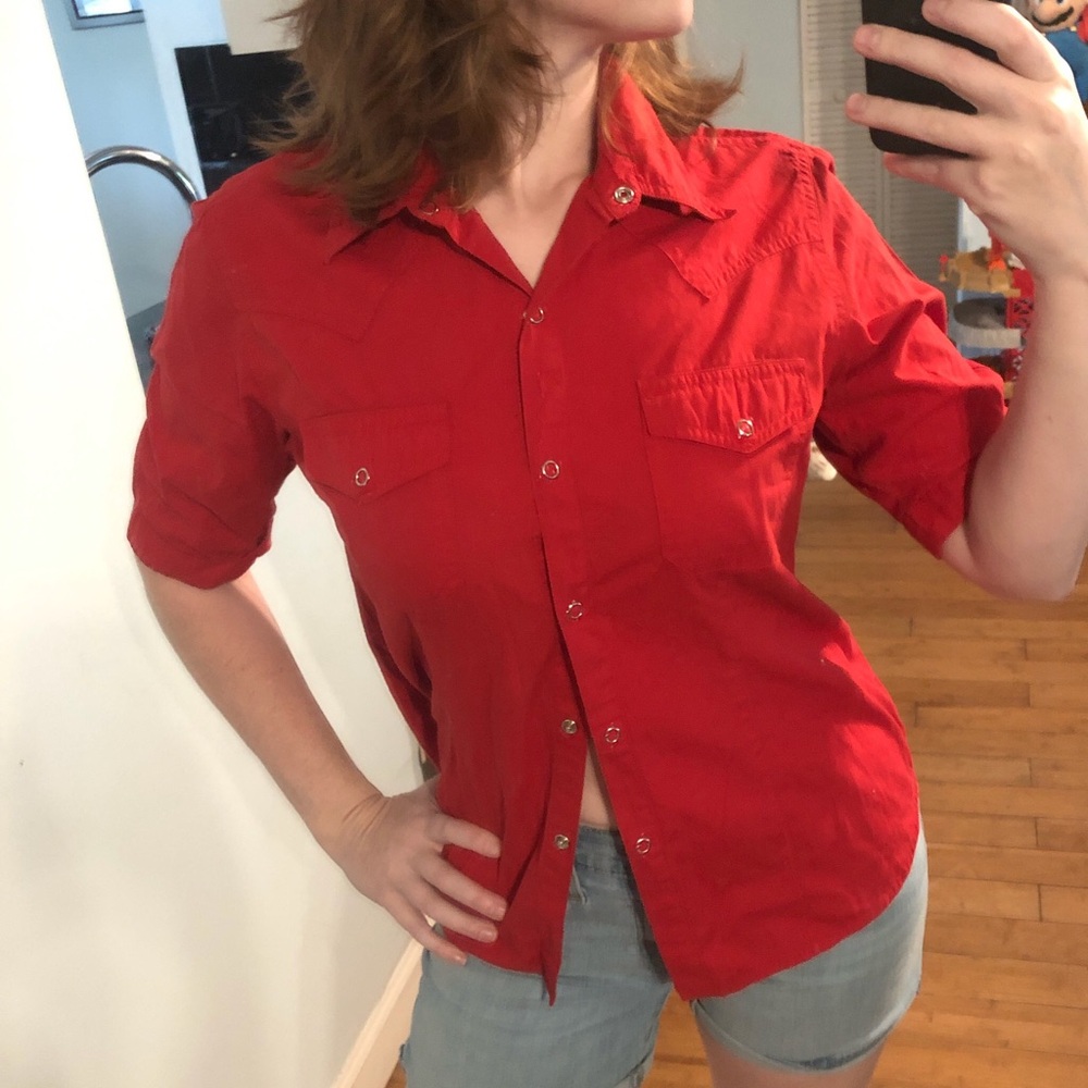 Quizz Again & Co Red button up shirt with